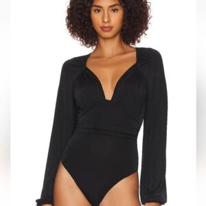 🖤NWT In Your Arms bodysuit